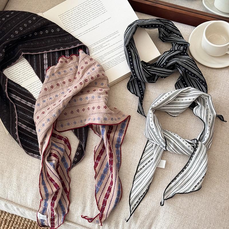コットンリネントライアングルスカーフ カシューフローラルプリ - Bandana Cotton のレビューと価格